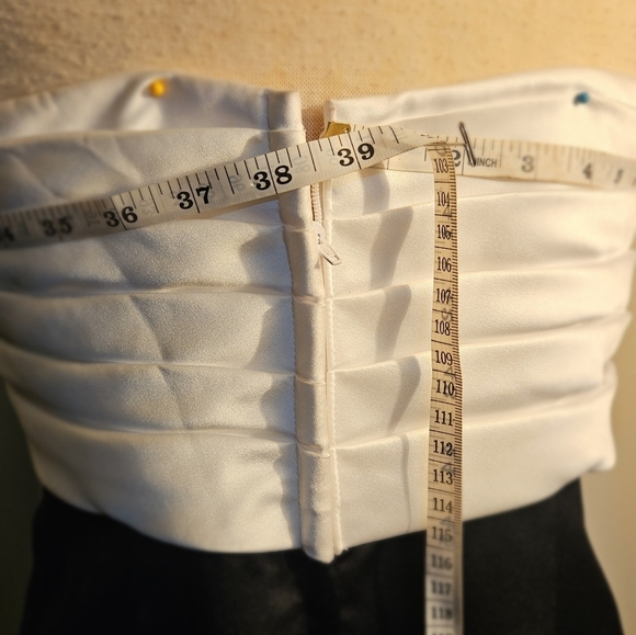 Black and White Strapless Dress. Size 12. Flare Hemline - Picture 6 of 8